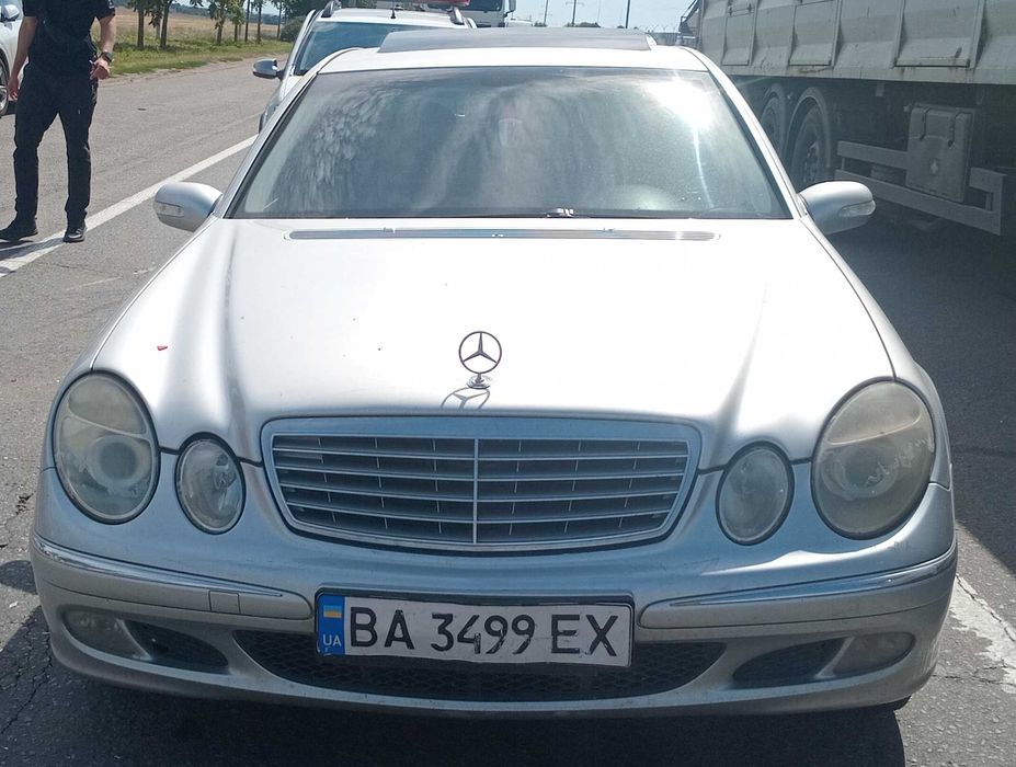 Mercedes Benz E211