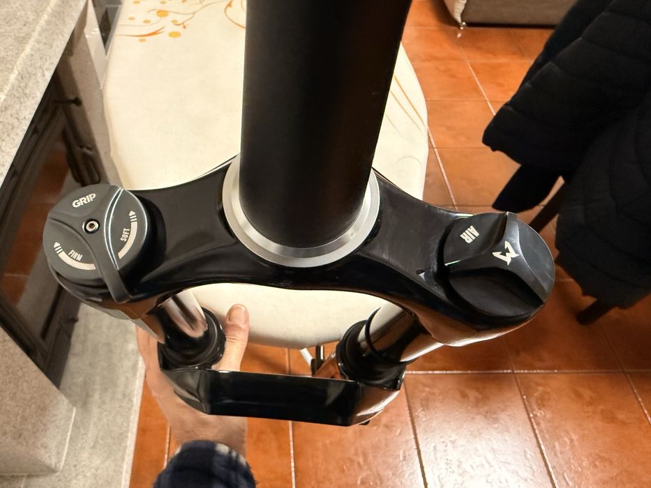 Marzocchi Bomber Z1 de 160mm de curso