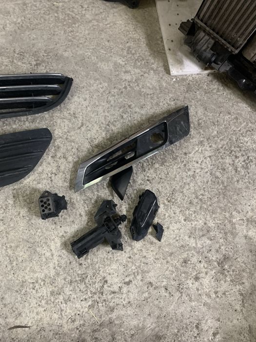 Форсунки омивача фарів з ришіткою