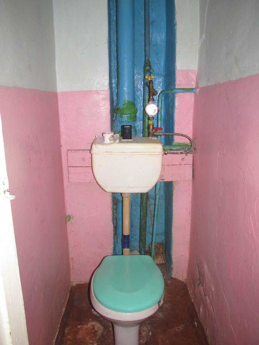 Продам 3 к. кв., р-н Центр-Центр. ринок  -зручно під магазин