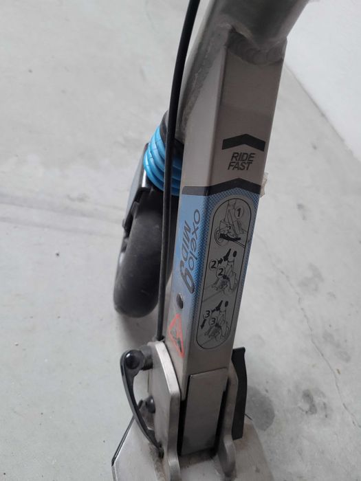 Trotineta (rodas altas) e Tricicleta