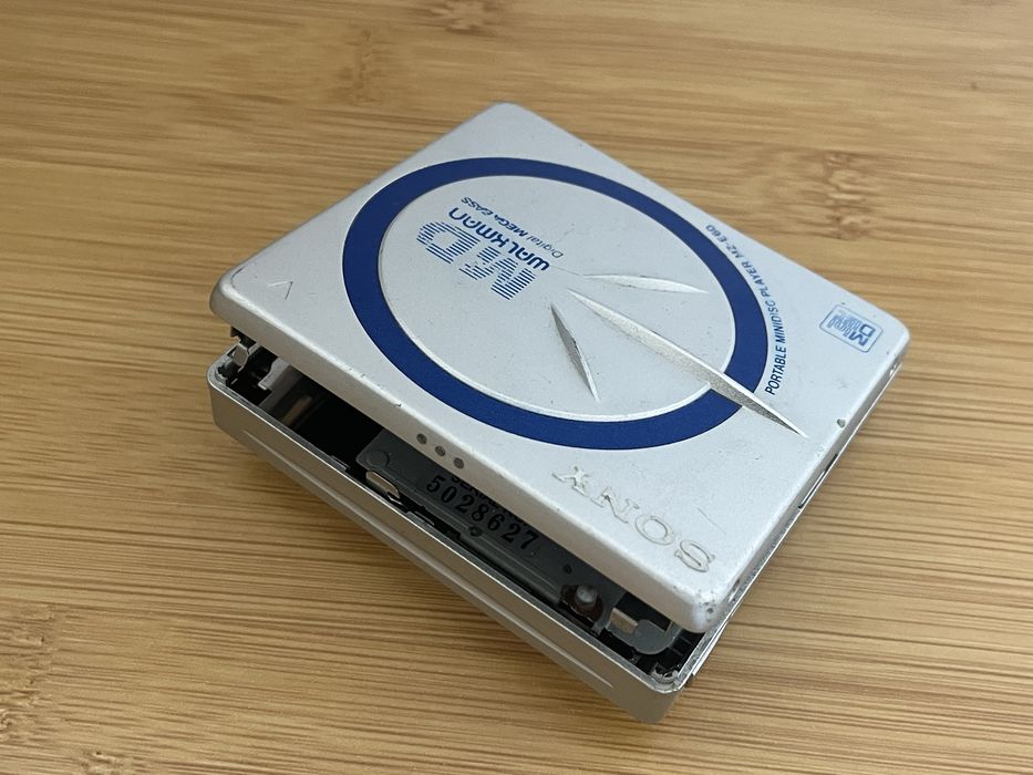 Sony Walkman MiniDisc MZ-E60 + 3 Discos