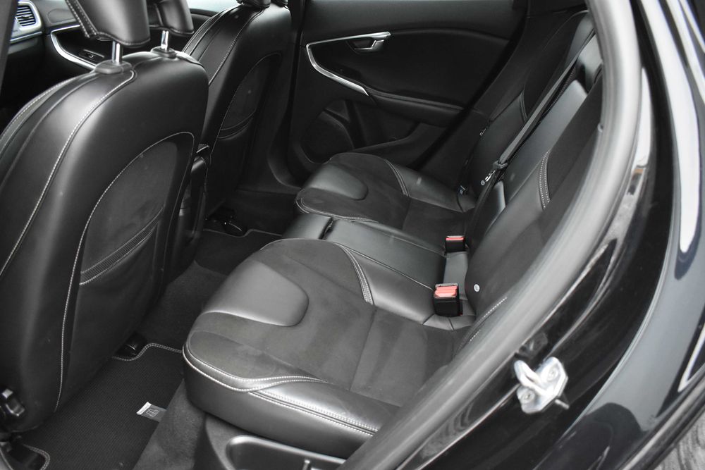 100% BEZWYPADKOWE Volvo V40 D4 - 190KM R-design BiXenon Navi Harmann