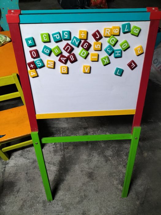 Quadro de lousa  e magnético para criança