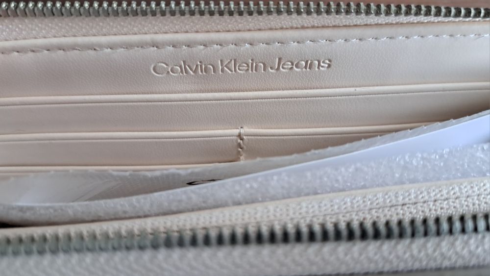 Damski portfel Calvin Klein