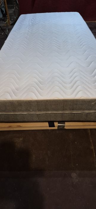 Materac  plus stelarz