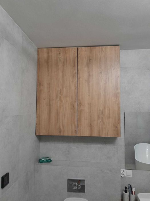 Solidne Meble Na Wymiar / Meble łazienkowe / Szafki nad WC / Garderoby