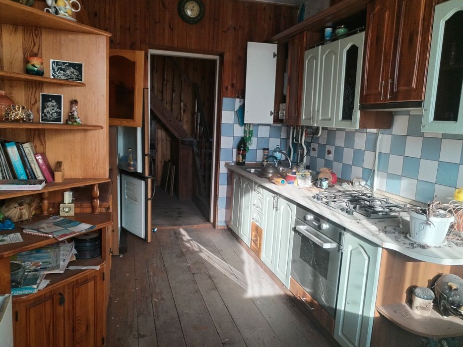 Продається будинок неподалік від центру міста