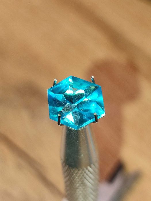 Cyrkonia handmade – niebieski kolor