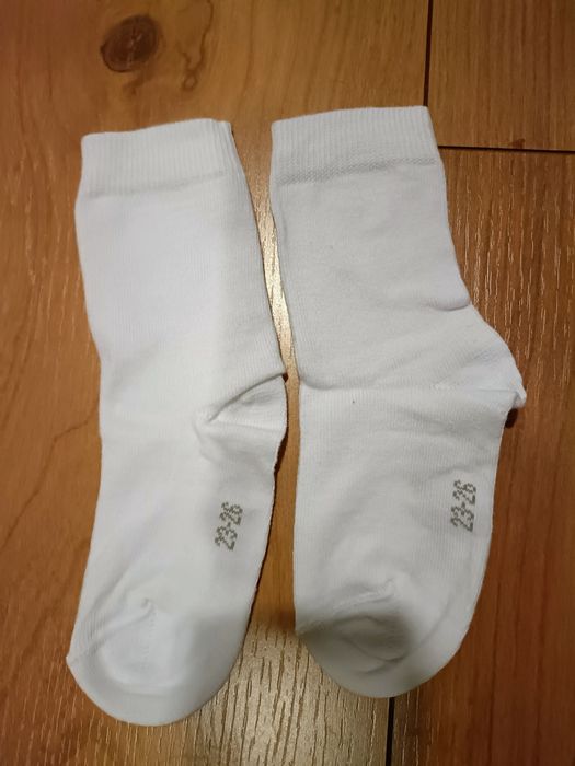 2 pares de meias Novas (23-26) + 1 par Oferta