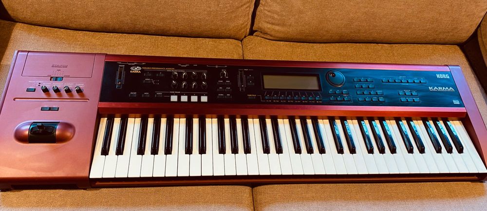 Sintetizador Korg KARMA + Placas de Expansão EXB-PCM05 e EXB-PCM09