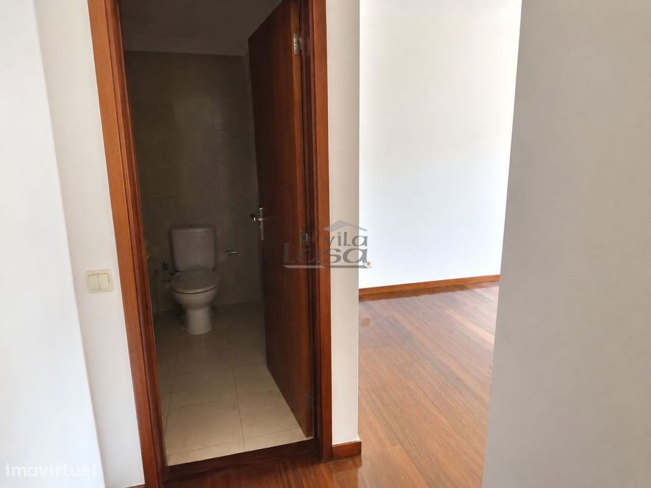 T2 Rua da Bélgica totalmente renovado, com 2 frentes, lugar de garagem