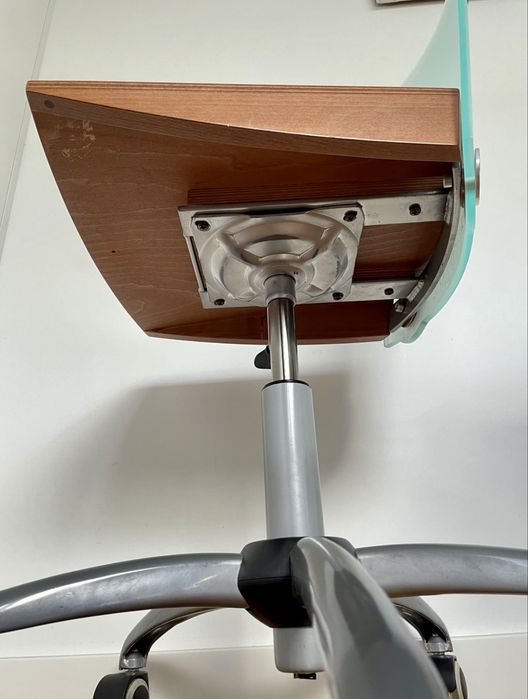 Cadeira escritório em Cerejeira