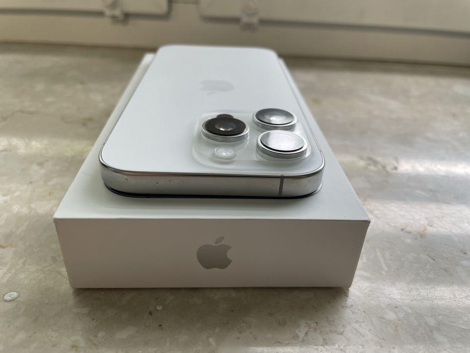 Apple iphone 16 pro biały
