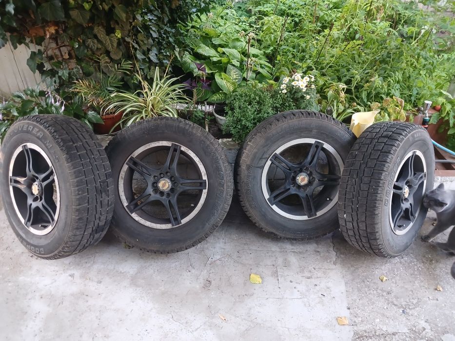 Продаю комплект зимніх коліс R16 5/114,3 .Стояли на NISSAN x-trail T31.