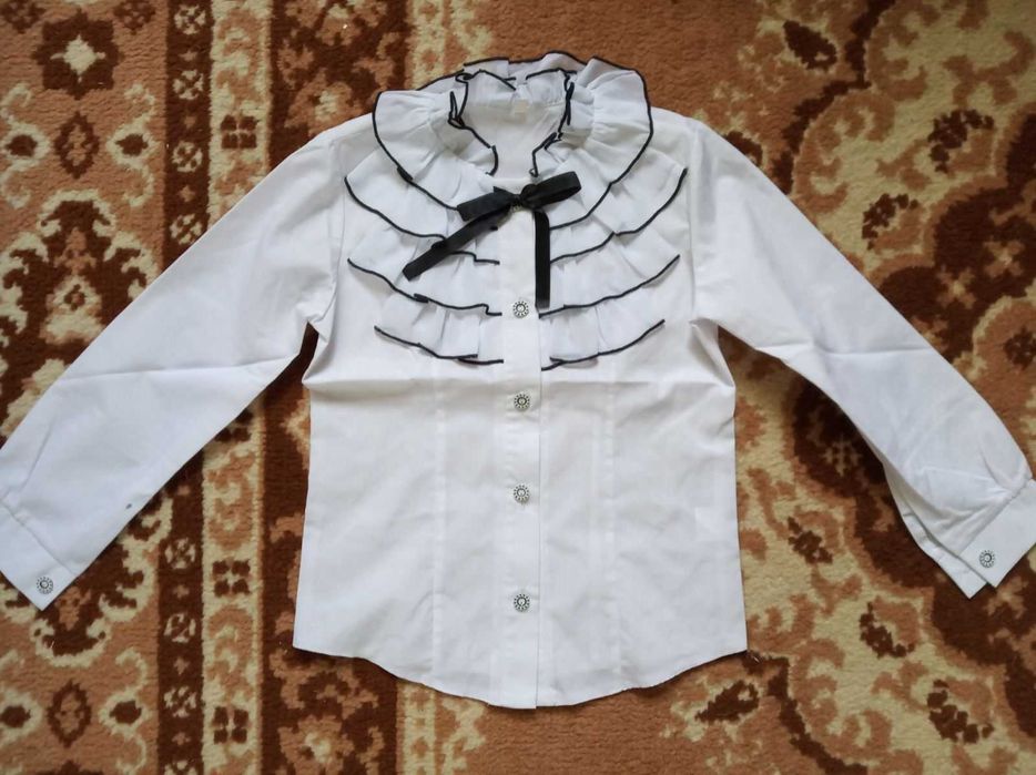 Блуза школьная на девочку 6-9 лет