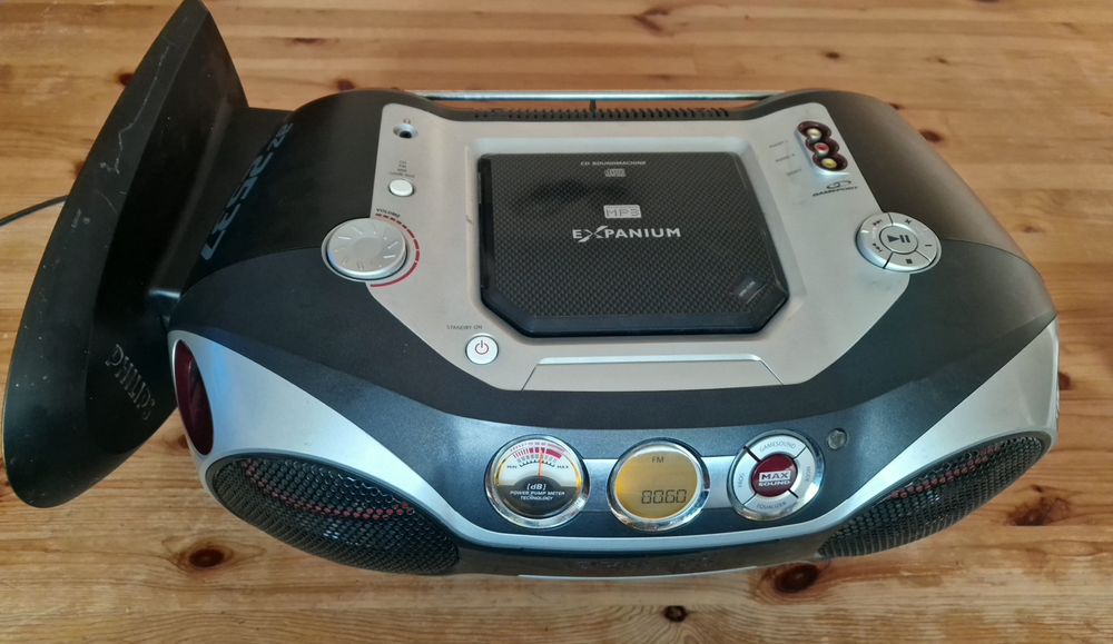 Radioodtwarzacz CD MP3 boombox Philips AZ 2537