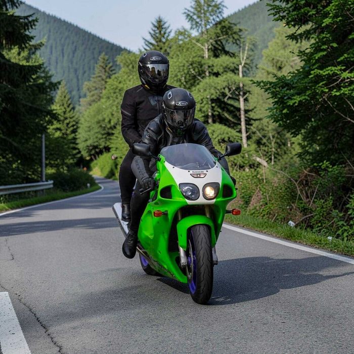 Kawasaki ZX-7R P1 – Restauro Integral Documentado 9.000 km reais