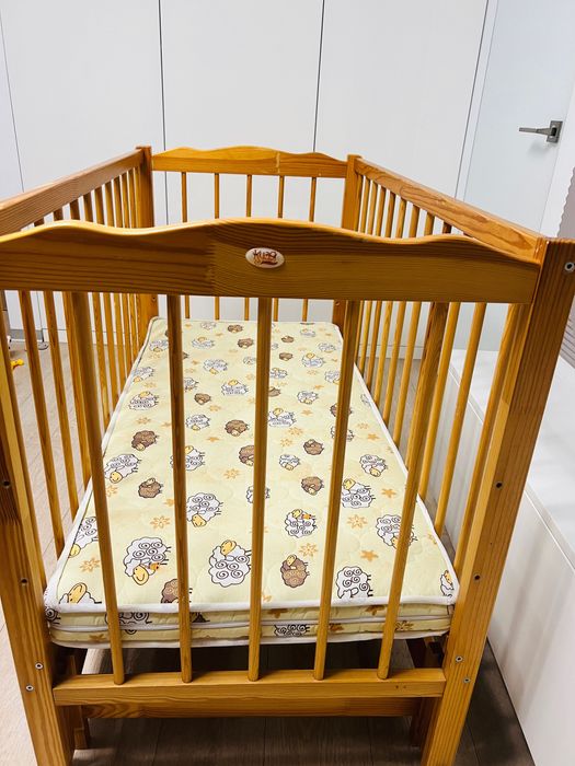 Дитяче ліжко з матрацом