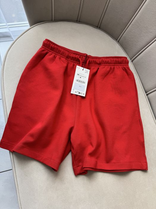 Нові, актуальні шорти Zara