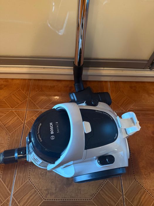 Пилосос безмішковий Bosch Serie 2 BGS05A225