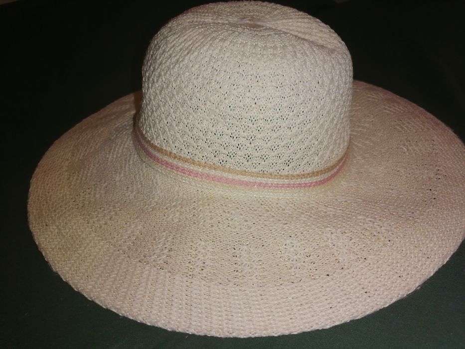 Kapelusz damski z rondem