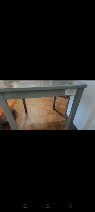 Mesa apoio ou para criança