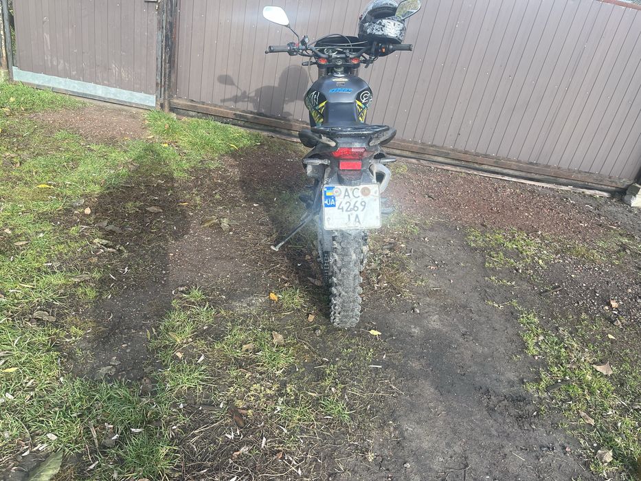 Продам шинерай 250 6с в хорошому стані