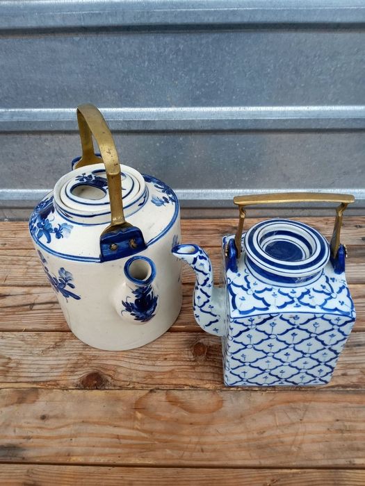 Антикварные предметы: чернильницы, микроскопы, чайники