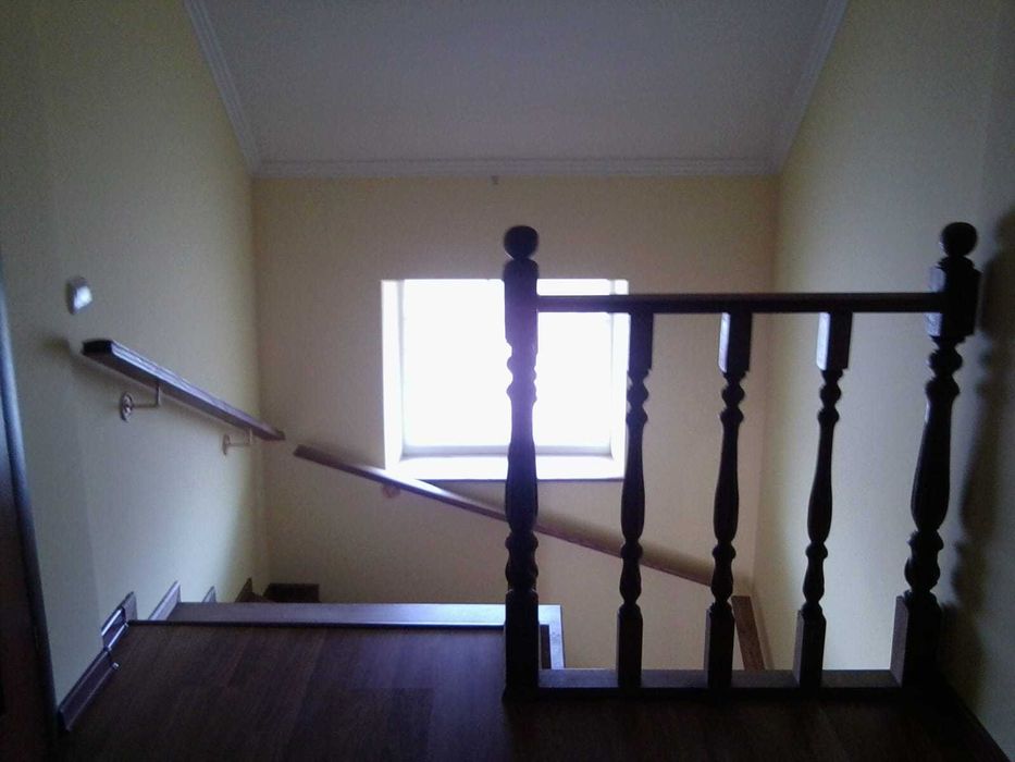 Продаж сучасного будинку 281 м² з панорамною терасою, каміном та видом на місто!