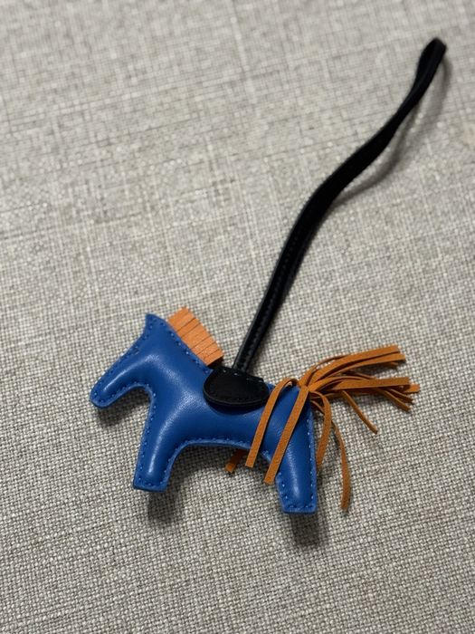 Hermes підвіска у вигляді коня з овчини Milo