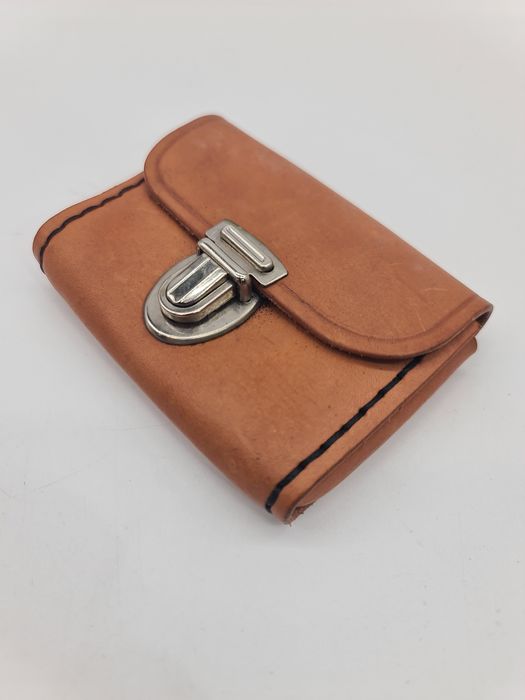 Porta moedas em pele castanha - novo