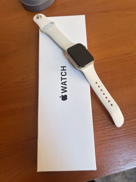 Apple Watch se 2  40 мм в гарному стані