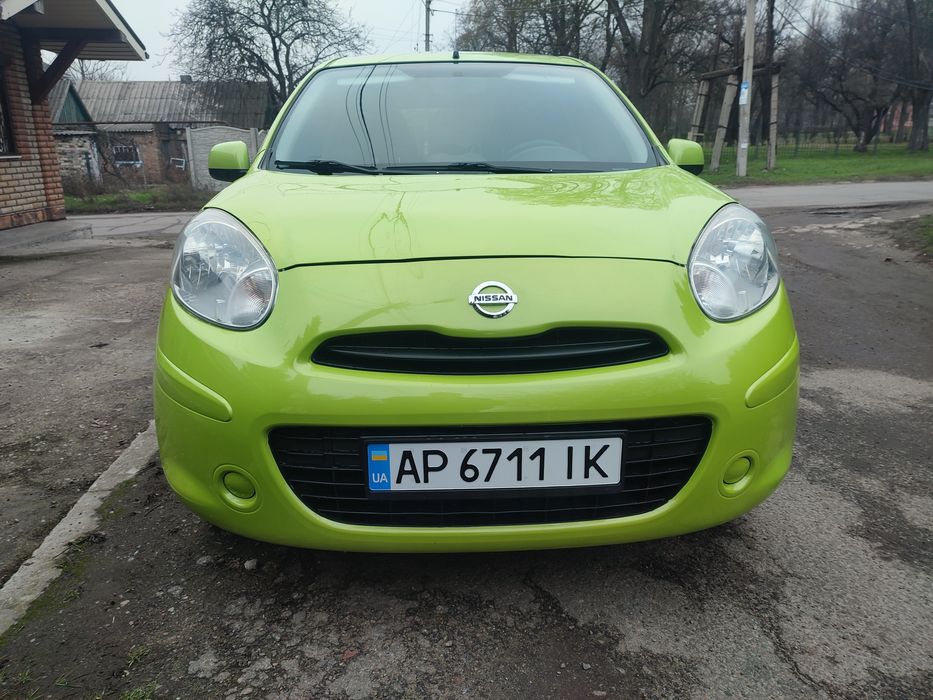 НИССАН МИКРА 2013г АВТОМАТ авто в отличном состоянии.