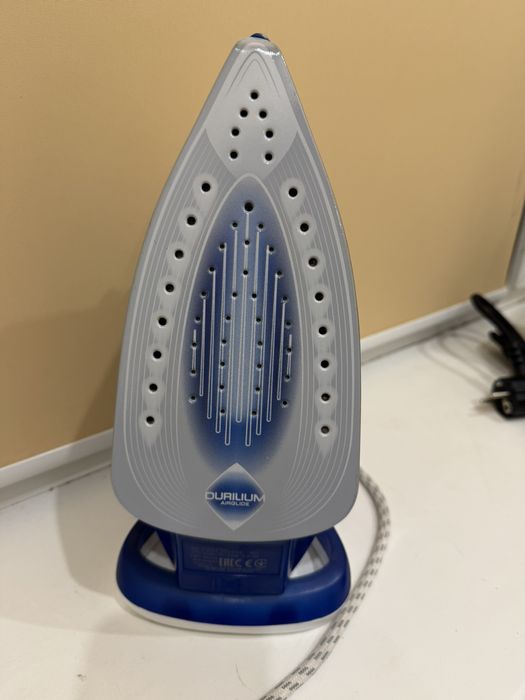 Фирменный утюг с паром