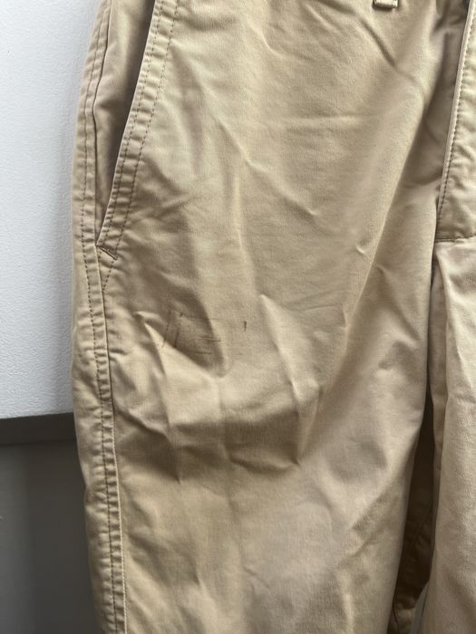 Spodenki Abercrombie&Fitch z defektem