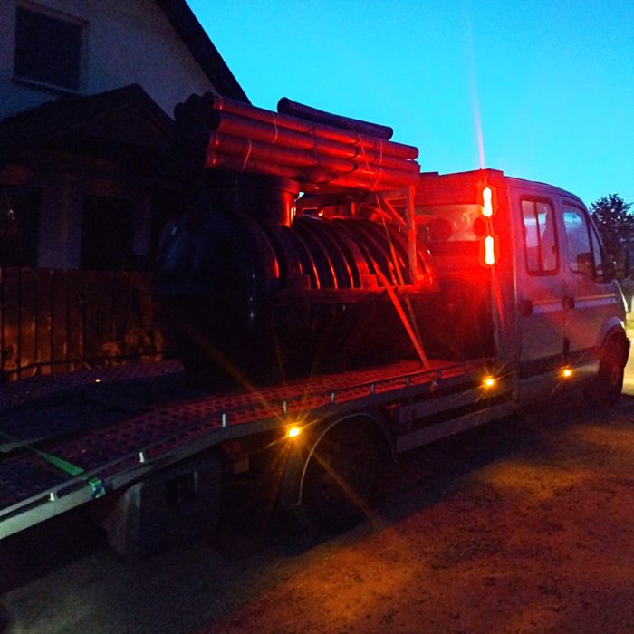 Autolaweta transport towaru / samochodów