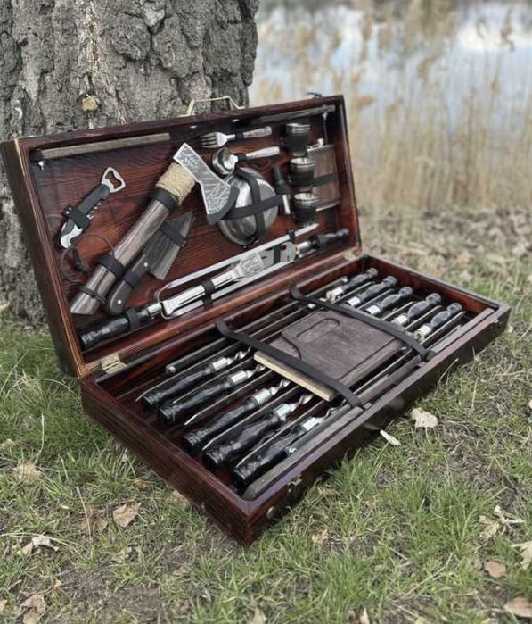 Стильний та неймовірно гарний набір шампурів на подарунок коханому!