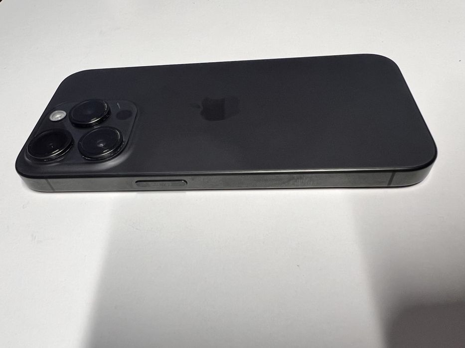 Продам айфон 15 про 128