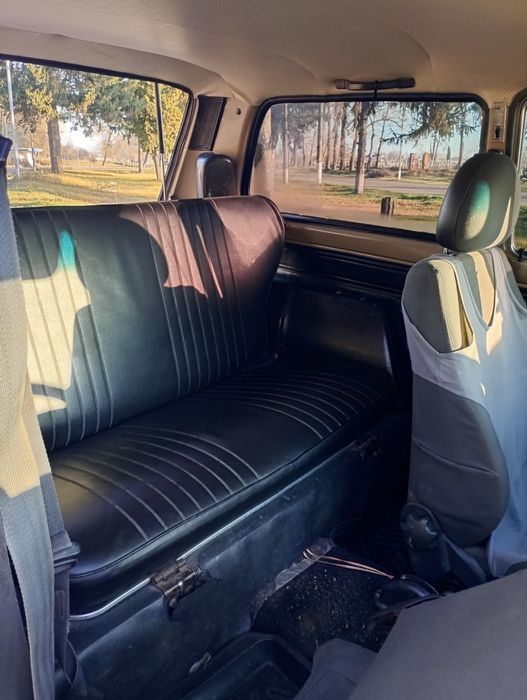 Автомобіль ВАЗ 2121 Нива Позашляховик