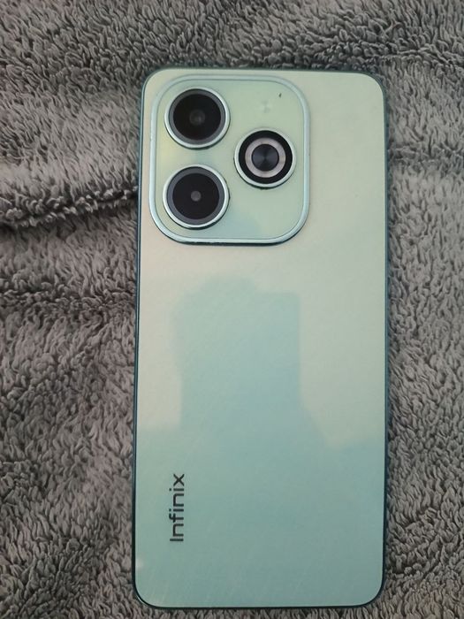 телефон infinix HOT 40i