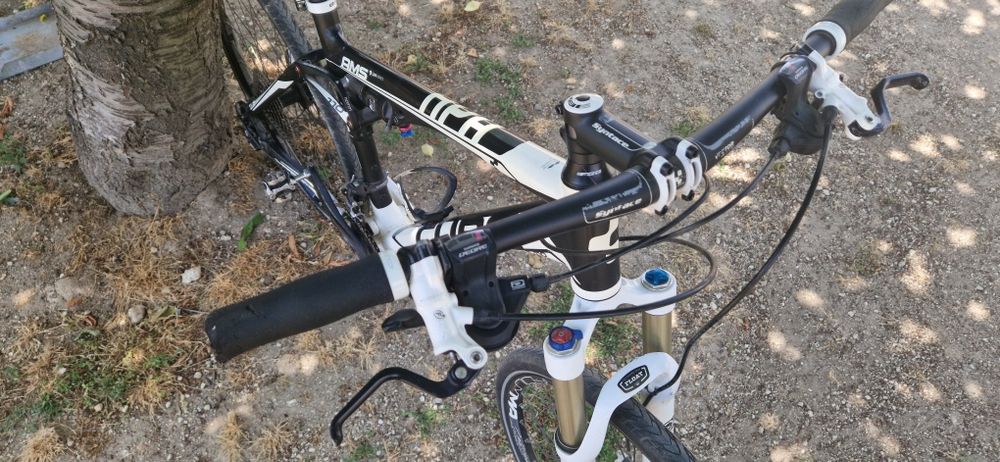 Bicicleta cube suspensão total roda 26