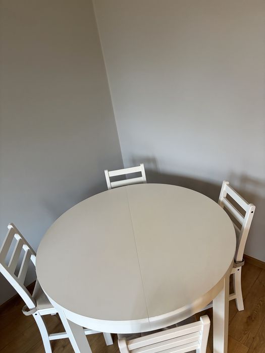 Stół okrągły rozkładany
