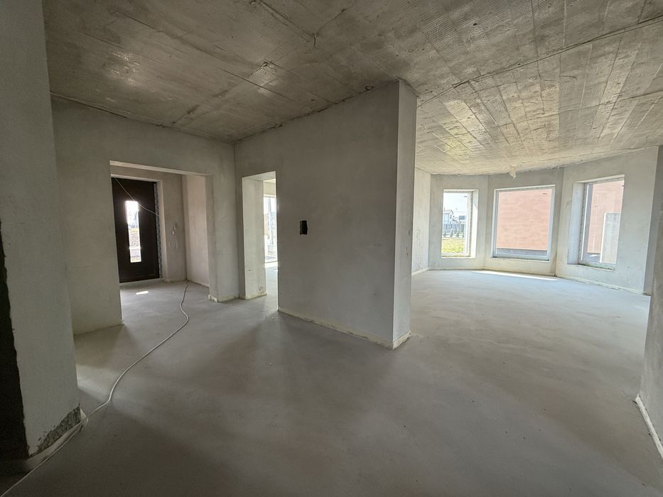 Сучасний дизайнерський будинок 697 $/м² Преміум клас