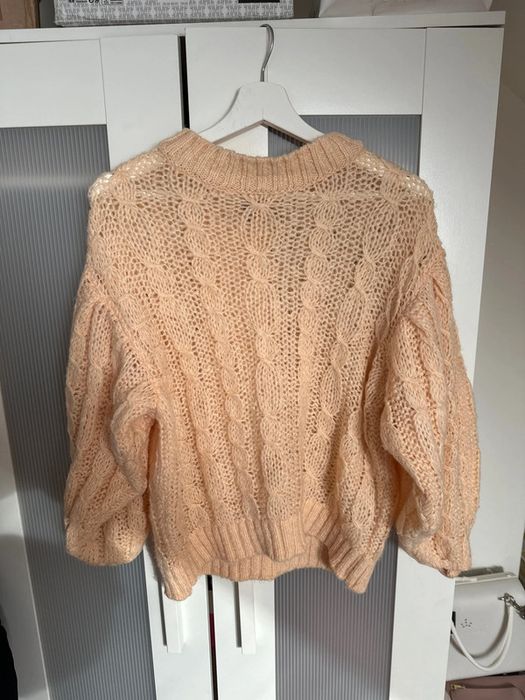 Sweter z bufiastymi rękawami pudełkowy morelowy Asos 40