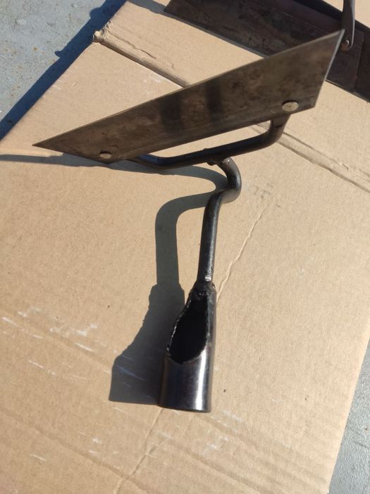 Тяпка , сапка.