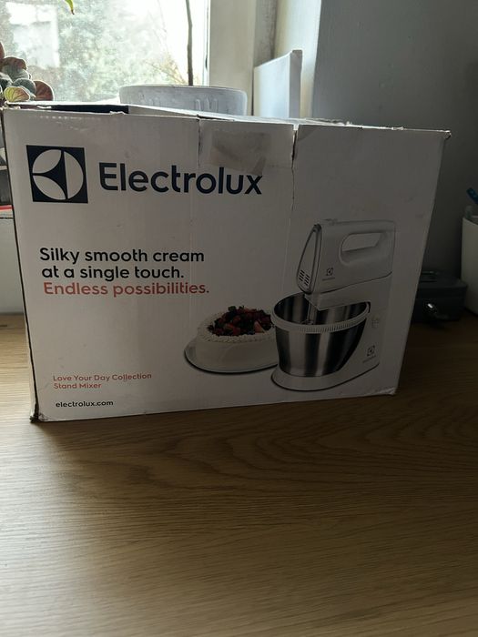 Mikser reczny electrolux z misa esm3300