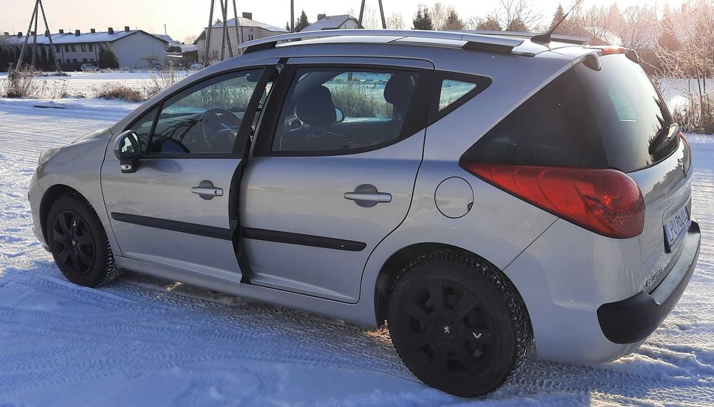 Peugeot 207 SW, 1.4 benzyna zwykły silnik, kombi, panoramiczny dach