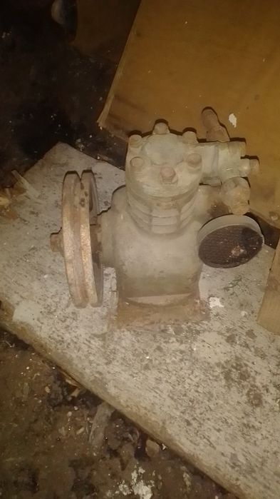 Компресор до грузовоі машини одноциліндровий