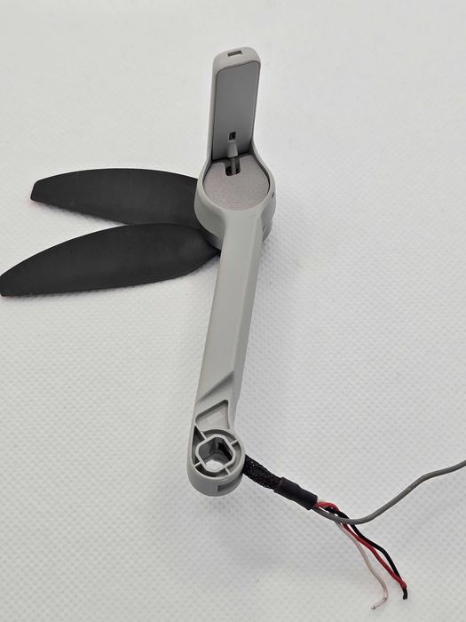DJI Mini 1SE – lewe przednie ramię